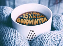 Photo d'une tasse de café tenue par des mains emmitouflées avec le texte : -15% avec le code GOODWINTER
